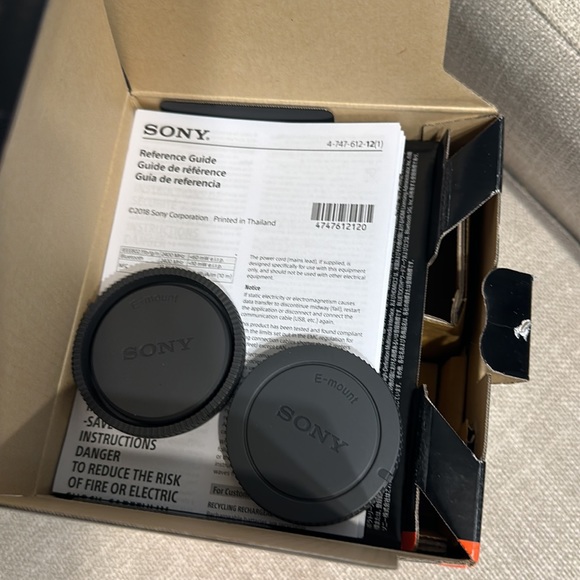 Excellent Condition Sony a6400 mirrorless camera - Picture 6 of 7